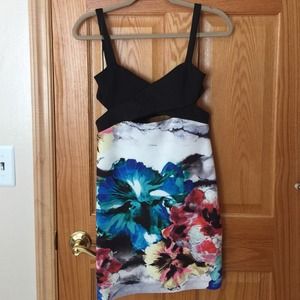✨NWT✨ ZARA cutout dress sz. Medium