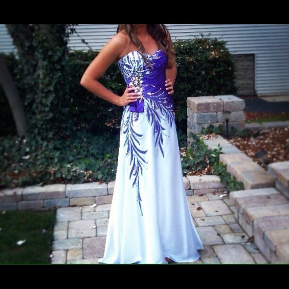 Dresses & Skirts - Prom dress