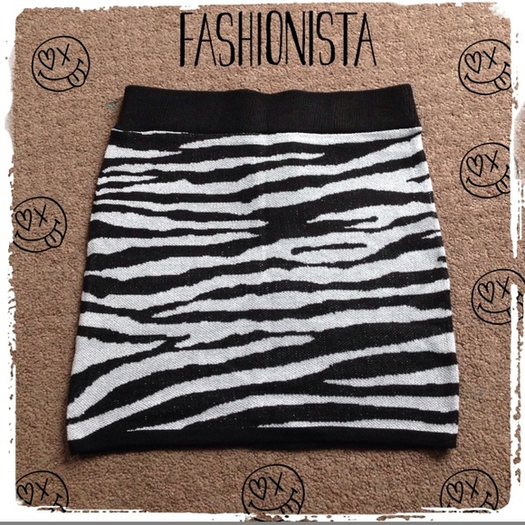 Dresses & Skirts - Zebra sweater like skirt