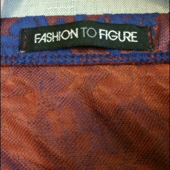 Butterfly Bodycon Dress - Picture 4 of 4