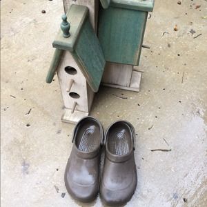 Crocs! Awesome, earthy shade!