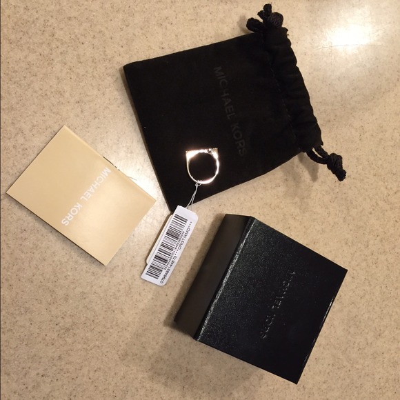 SOLD!!!!NWT Auth Michael Kors Rose Gold Pave Ring - Picture 2 of 3