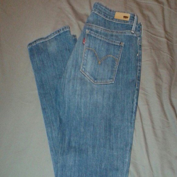 Awesome Denim Curve Levis