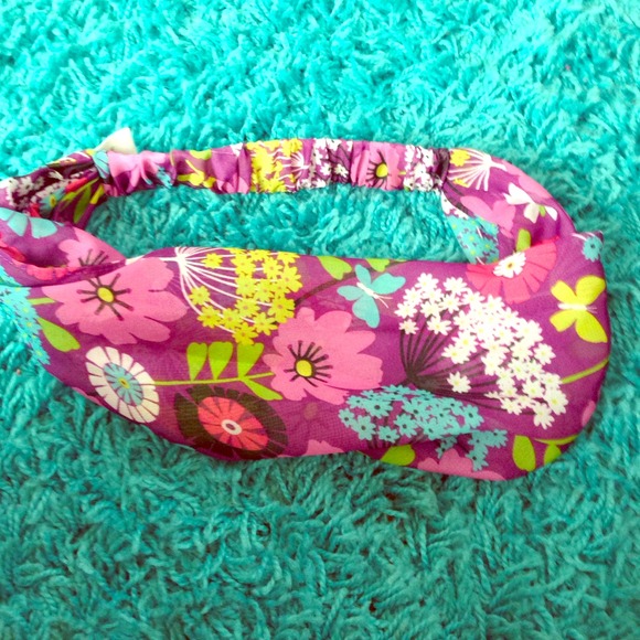 Vera Bradley headband in flutterby