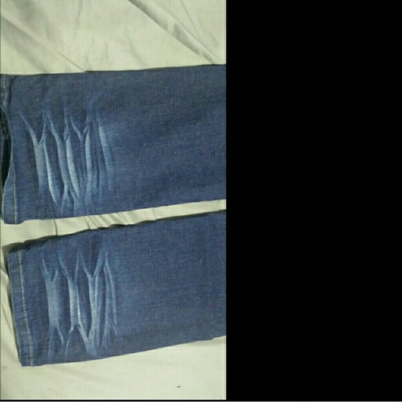 Worn a couple times still look new - Picture 2 of 3