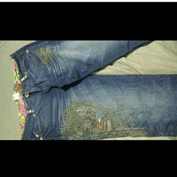 Worn a couple times still look new - Picture 3 of 3