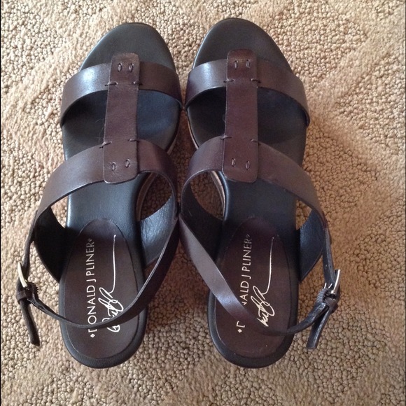 🆕 Donald J Pliner dark brown sandals - Picture 3 of 4