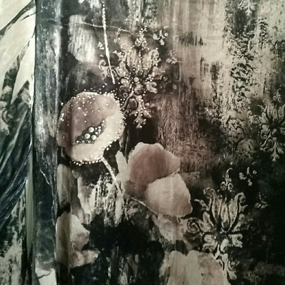 Top - Picture 3 of 3