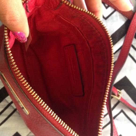 Red Michael kors crossbody - Picture 4 of 4