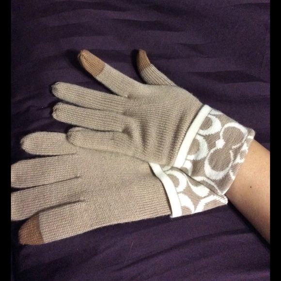 Coach Accessories - Coach Gloves Touch-Screen Accessible