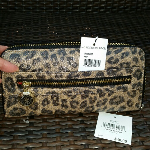 Sale!!! Nwt Anne Klein Camel wallet.👛