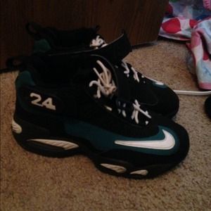 Nike shoes size 5
