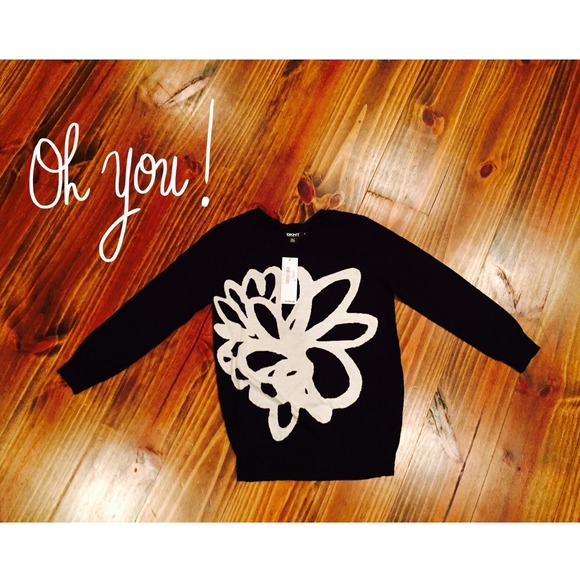 DKNY NEW SWEATER - Picture 1 of 3