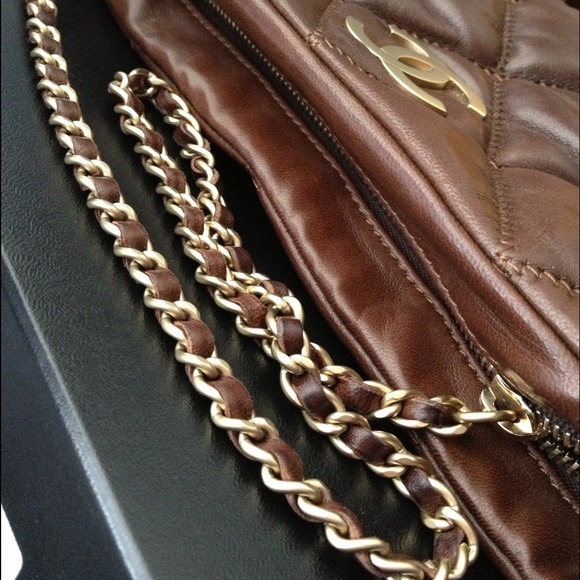 Rare CHANEL bubble lambskin purse/clutch - Picture 2 of 4