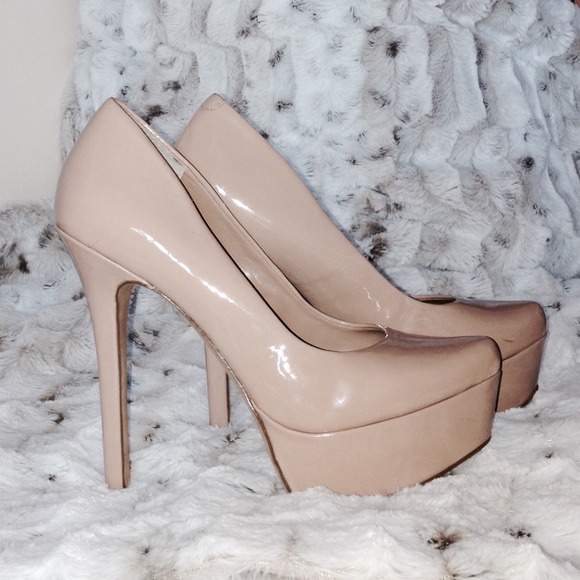 Jessica Simpson sexy nude pump heels
