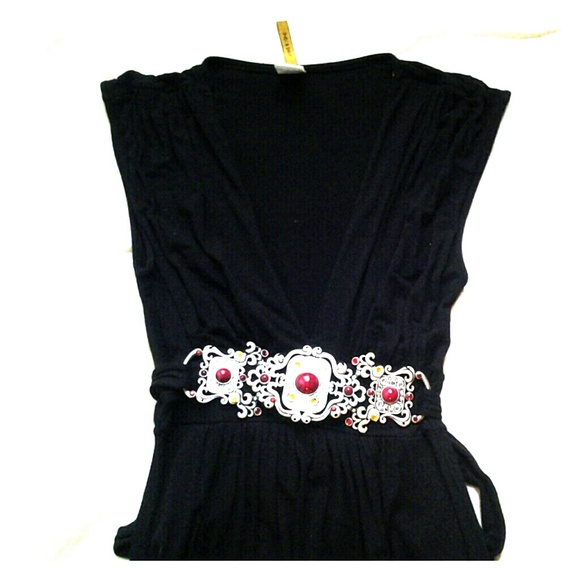 Gorgeous and elegant black belted dress