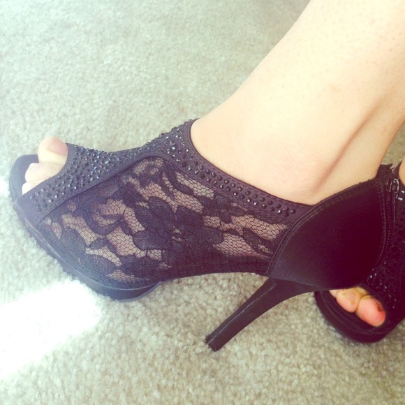 Cute heels🎀😍sold