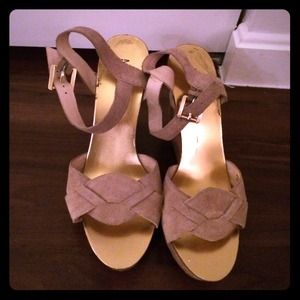 Michael Kora Suede Wedge, size 10