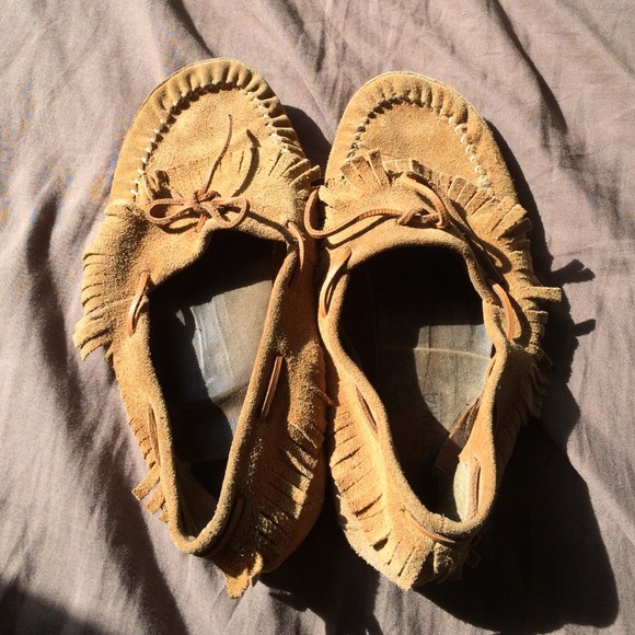 Vintage Full Fringe Minnetonka Moccasins