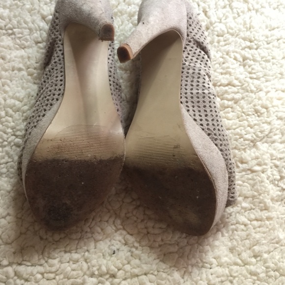 Beige heels - Picture 3 of 4