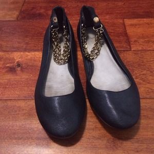 Gap Ankle Chain Black leather flats size 8