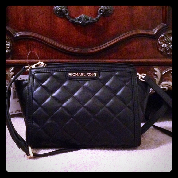 Michael Kors Handbags - 💖HOST PICK💖Michael Kors Selma Quilted Messenger
