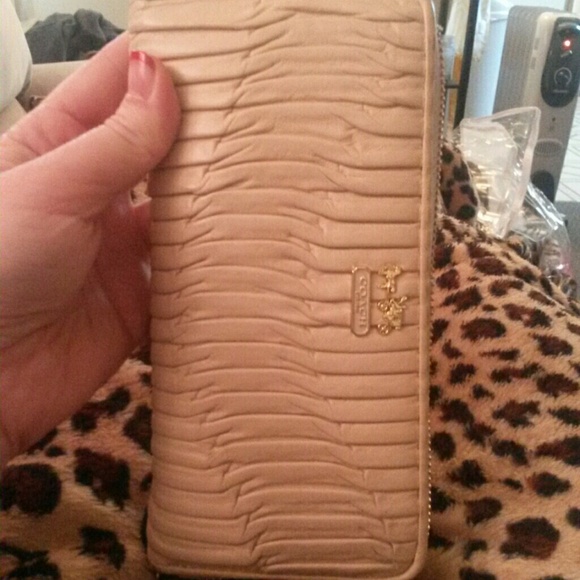 RESERVED FOR @mn3145 AUTHENTIC Coach wallet