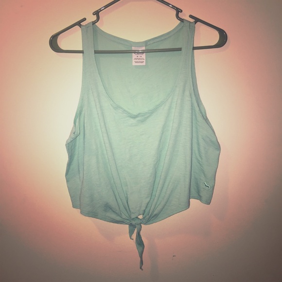 VS tank with keyhole tie