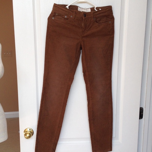 5 pocket, corduroy pants with skinny legs.