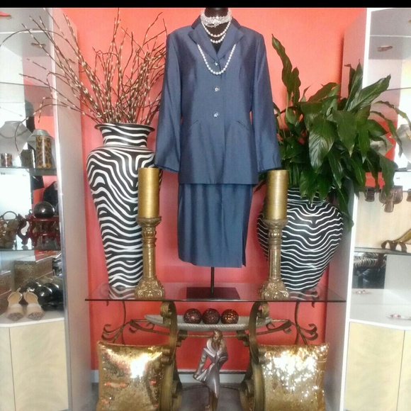 TWO-PIECE SKIRT SUIT