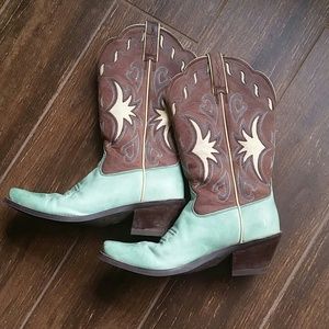 ARIAT boots! Size 6