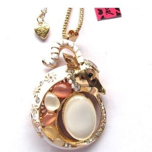 Gina's closet White  enamel Sheep Pendant necklace