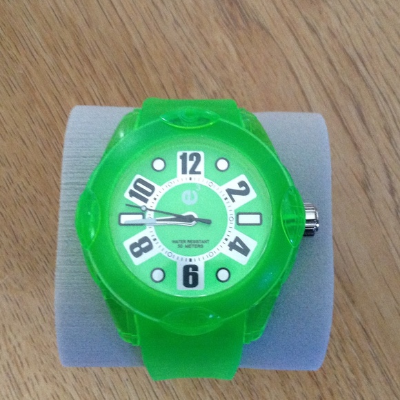 Lime green Tendence watch - Picture 1 of 3