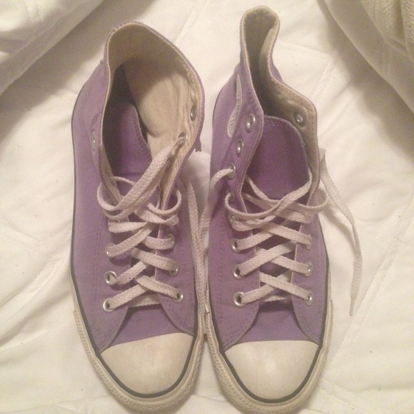 lavender converse *SOLD*