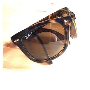 😎REDUCED😎 Polarized Ray Ban Folding Wayfarer