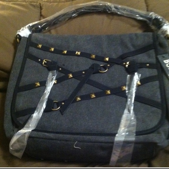 Amazing messenger style purse!