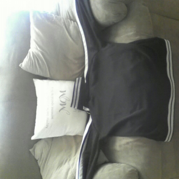 Black and white North Face - Picture 4 of 4