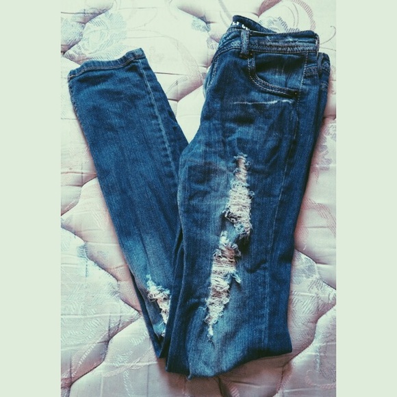 🎈Distressed Jeans