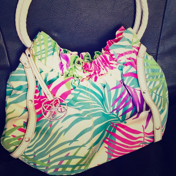 Relic shoulder bag