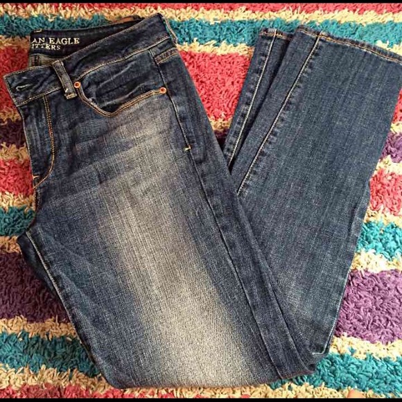 AMERICAN EAGLE SKINNY JEANS