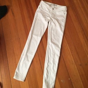 White Abercrombie jeans size W25 L29