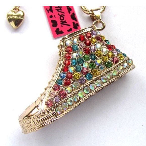 shiny shoes pendant Necklace - Picture 1 of 4