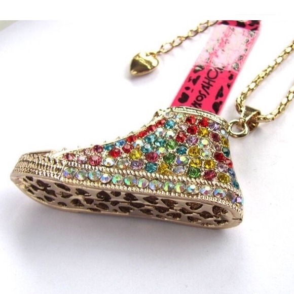 shiny shoes pendant Necklace - Picture 4 of 4