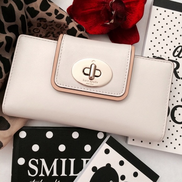 kate spade Clutches & Wallets - ✨ Sale✨Kate Spade Wallet✨