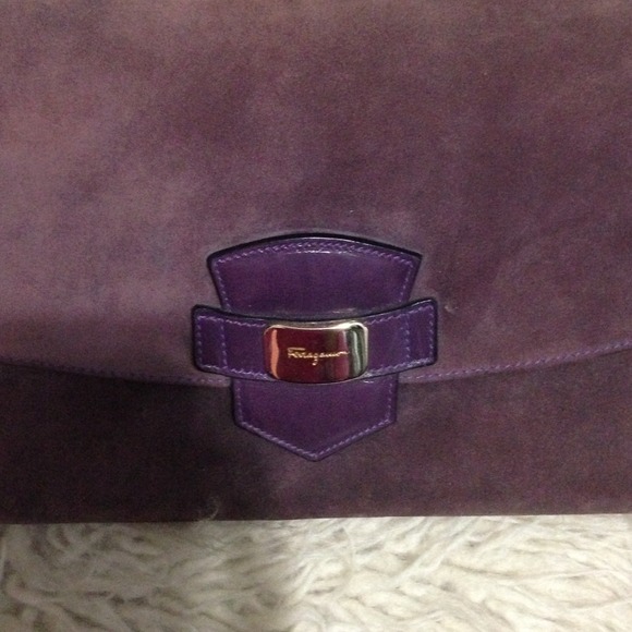 FERRAGAMO Vintage purple clutch. - Picture 2 of 4