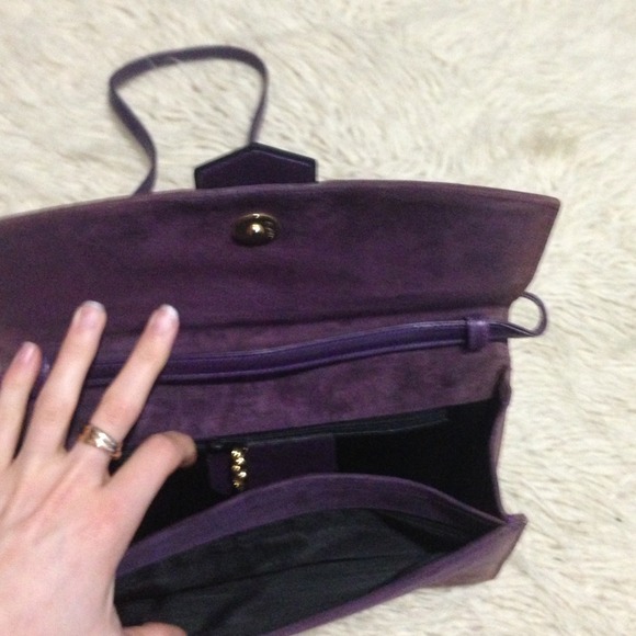 FERRAGAMO Vintage purple clutch. - Picture 4 of 4