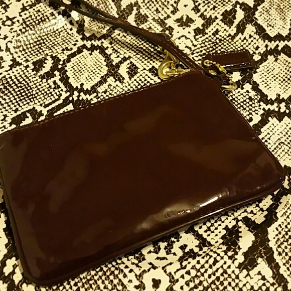 💯 COACH WRISTLET, Merlot Patent Leather (NWOT) - Picture 2 of 4