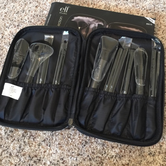 NEW Brush Set 🖤🎁 - Picture 2 of 4