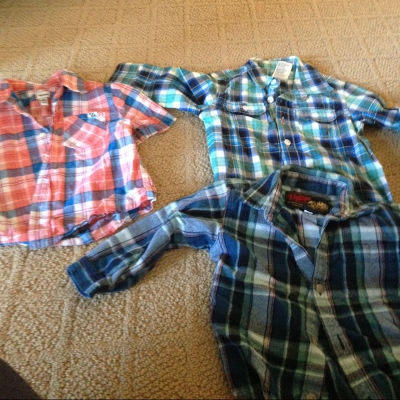 SOLD in bundle!!!!!!3 18 month plaid shirts