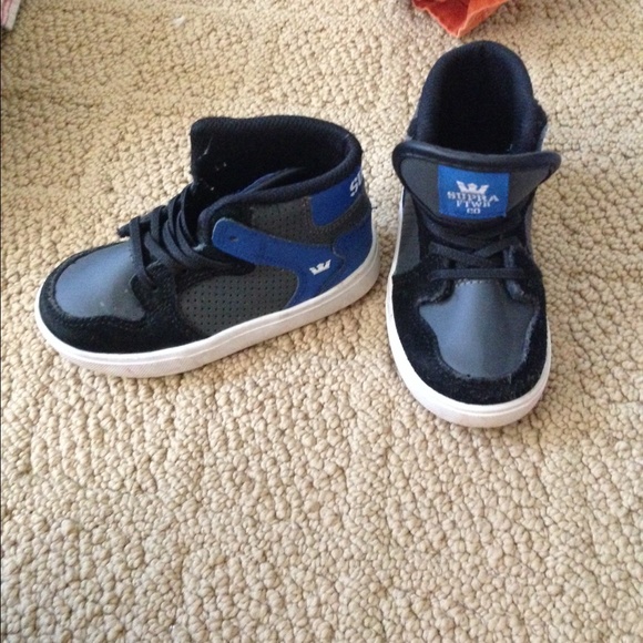 SOLD in bundle!!!!supra shoes size 6c